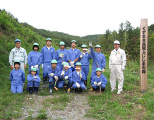 企業の森にて森林整備奉仕活動の状況をご紹介致します。